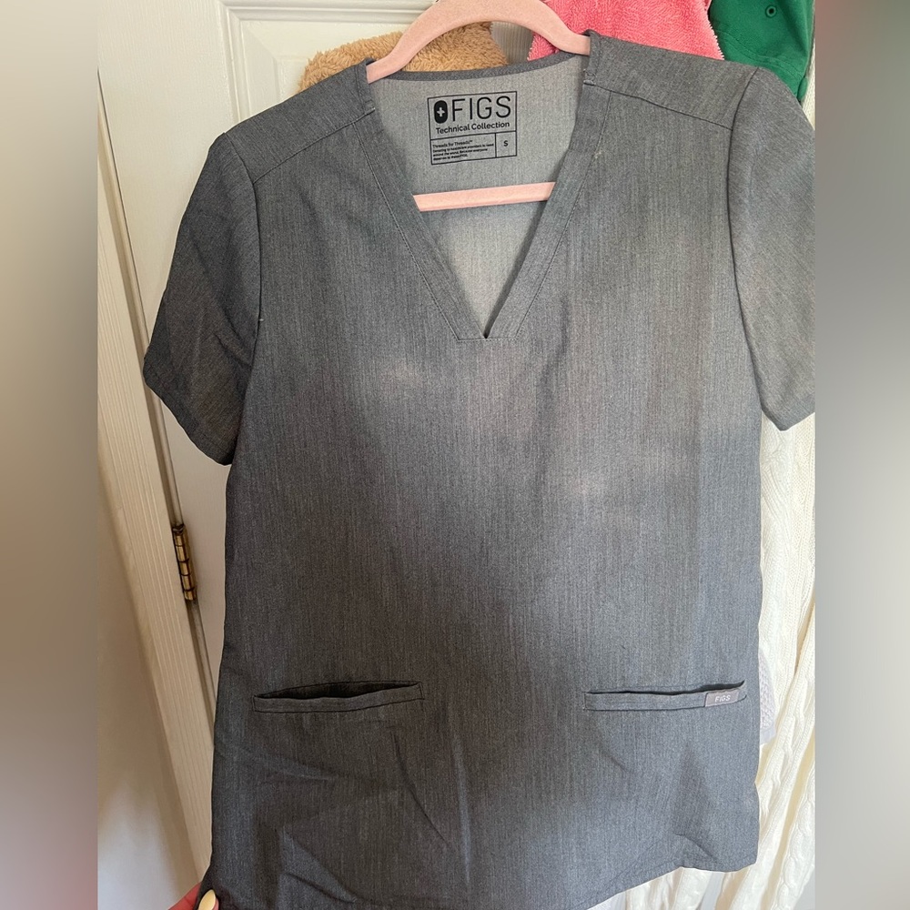 Gray V-Neck Scrub Top and Pants